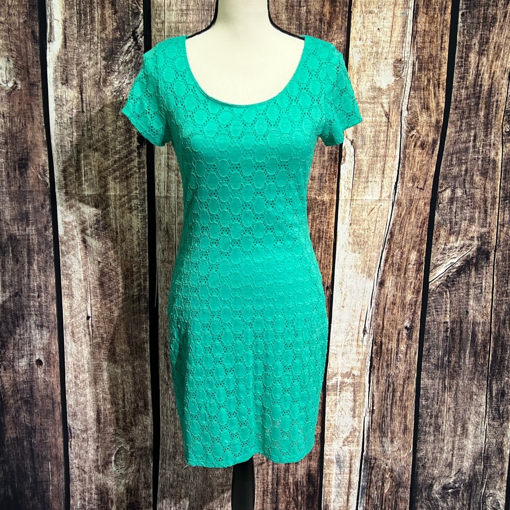 Isaac Mizrahi Teal Eyelet Stretch Short Sleeve Shift Dress - Medium